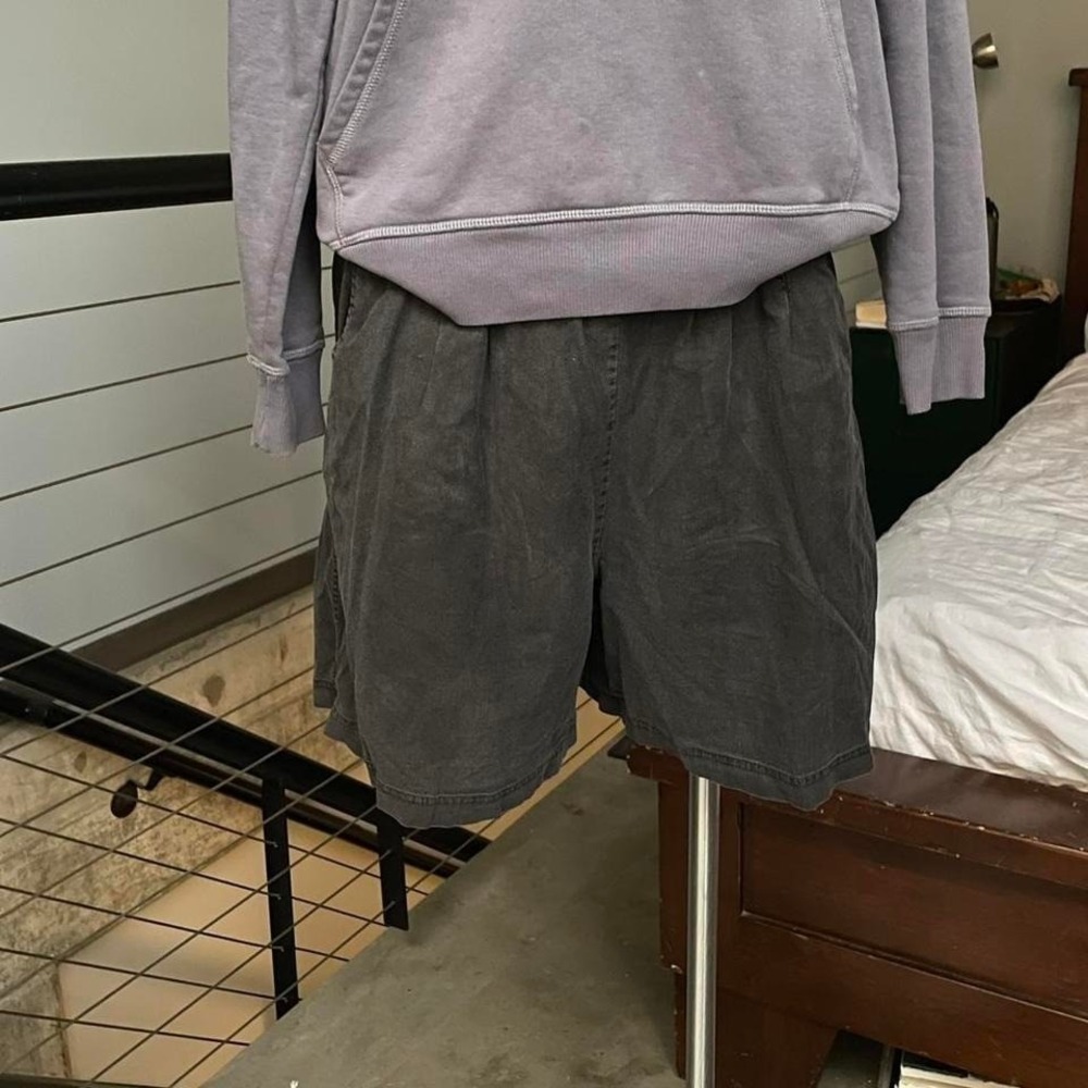 100% cotton 90's black shorts size large